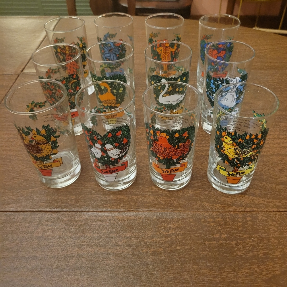 Vintage Indiana Glass 12 Days of Christmas Drinkware Set - Picture 3 of 4